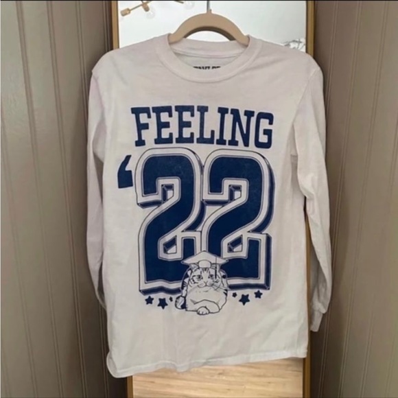 Taylor Swift Feeling 22 Graduation Merch - Picture 1 of 3